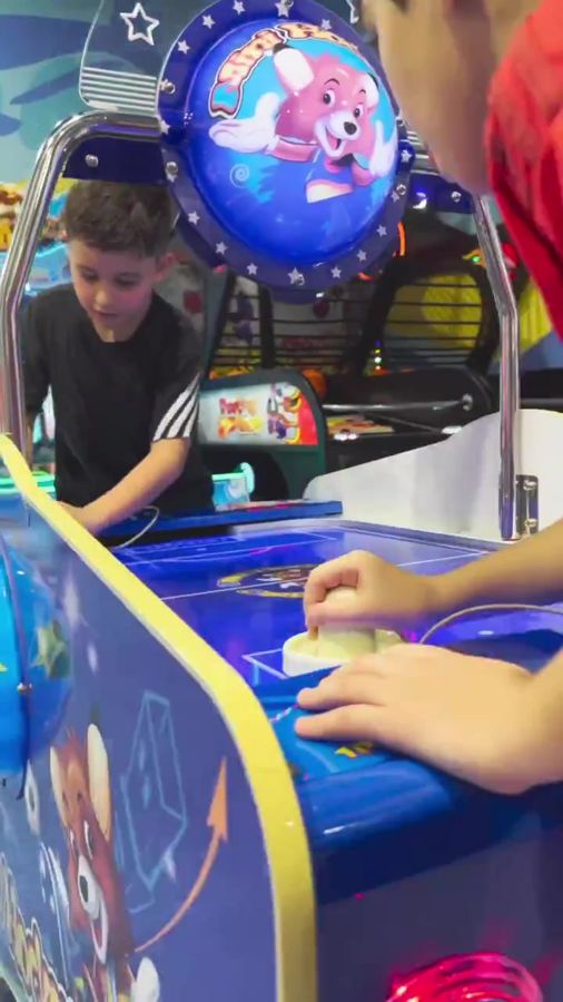 Air hockey