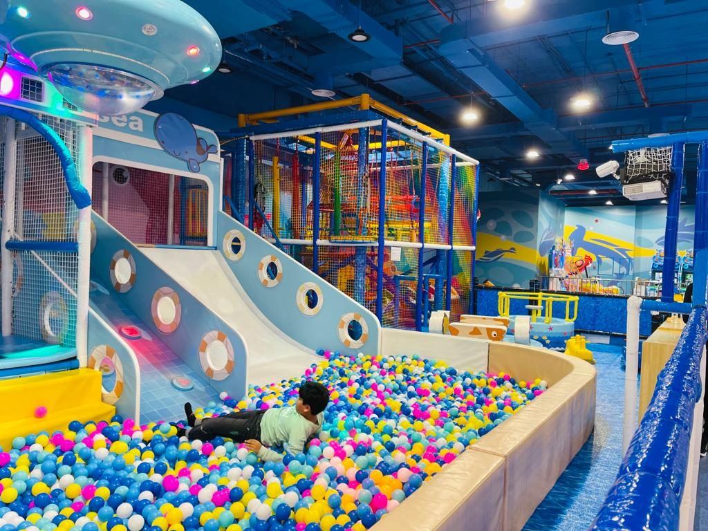 Ball pool and ship slide