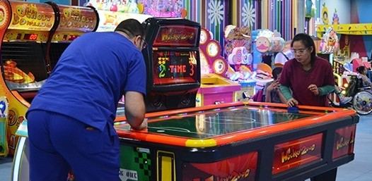 Air hockey
